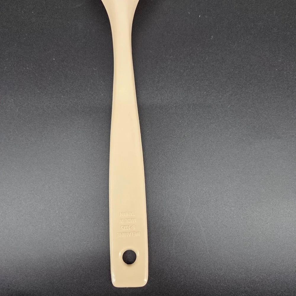 Unbranded vintage melamine